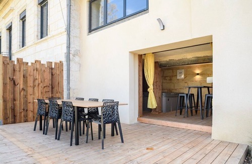 Sadirac Apartment | Apartment-Panoramic-Ensuite with Shower-Lake view