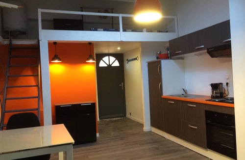 Bourg-les-Valence Apartment | Apartment-Private Bathroom-Crussol