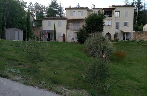 Reilhanette Apartment | Apartment 'Résidence Ventoux Revitalisation -' with Mountain View and Wi-Fi