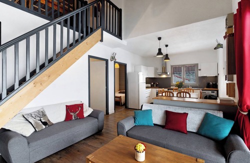 Les Angles Apartment | Apartment 'Roussillon' with Mountain View, Private Terrace and Wi-Fi