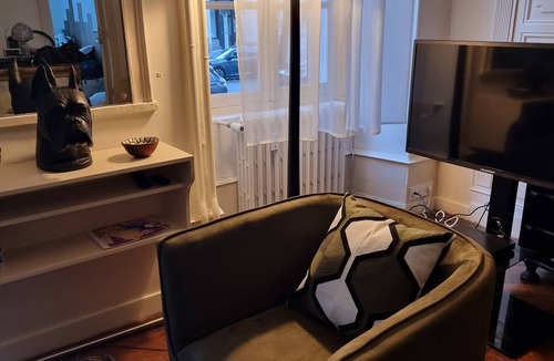 Bagneres-de-Luchon Apartment | Apartment T2 42m²/4 pers/1 bed/fitted kitchen/living room/HEATED SWIMMING POOL