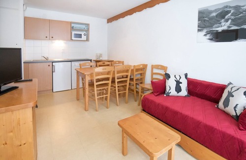 Bramans Apartment | Apartment Termignon 50m from Ski Lift