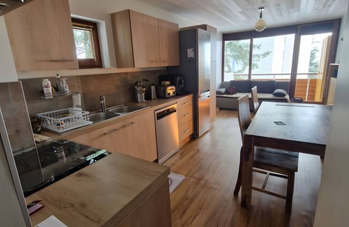 Chamrousse Apartment | Apartment 'Très Bel Rénové' with Balcony