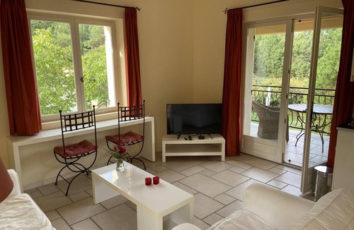 Montbrun-les-Bains Apartment | Apartment 'VillaFleury' with Private Terrace, Balcony and Wi-Fi