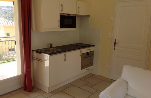 Montbrun-les-Bains Apartment | Apartment 'VillaFleury' with Private Terrace, Balcony and Wi-Fi