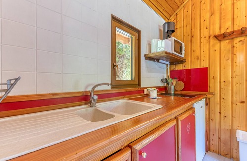 Vaulnaveys-le-Bas Apartment | Apartment 'Violette' with Mountain View, Wi-Fi and Air Conditioning