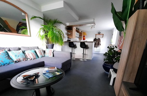 Cournon-dʼAuvergne Apartment | Apartment with garden near zenith