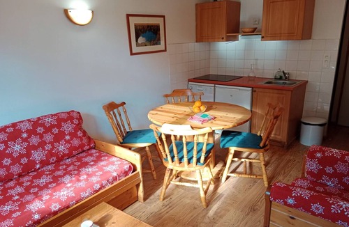 Bramans Apartment | Apartment with balcony for 6 people