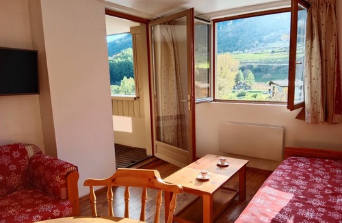 Bramans Apartment | Apartment with balcony for 6 people