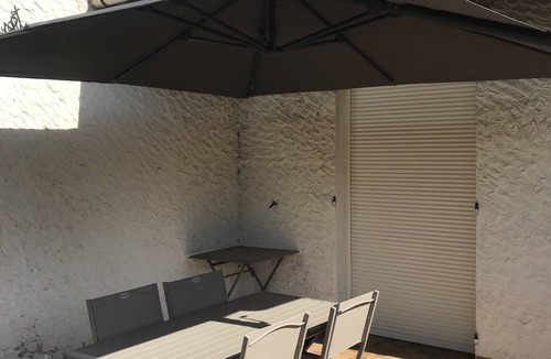 Saint-Paul-Trois-Chateaux Villa | Appartement Chaleureux au 1er Étage D'une Villa, Quartier Calme et Résidentiel