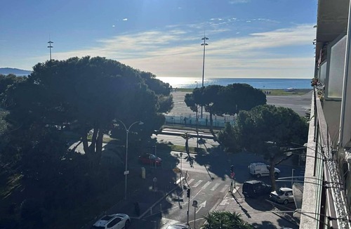 L'Arenas Apartment | Apparently fully equipped Nice