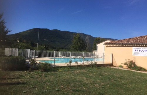 Montbrun-les-Bains Apartment | Appart 6 Pers Piscine Drome Provençale