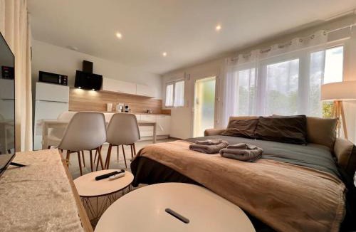 Grandfontaine Apartment | Appart Climatisé 4prsn Proche Chateaufarine