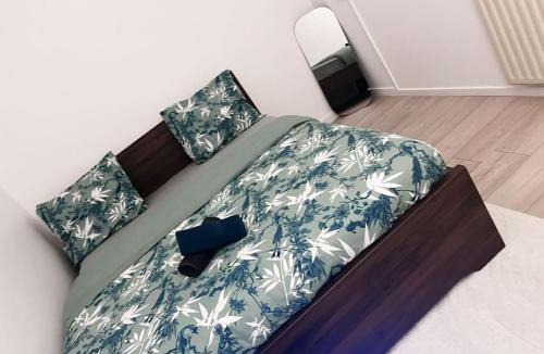 Bearn Apartment | Appart cosy rénové Terrasse & Jardin- 20 min Paris