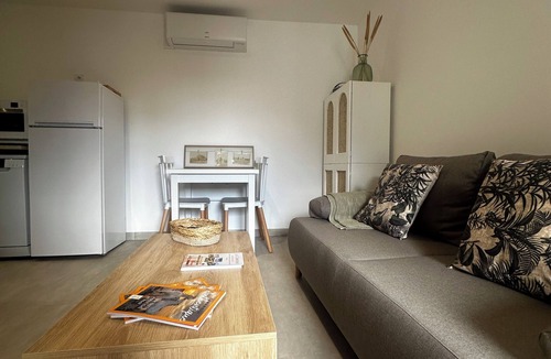 Saintes-Maries-de-la-Mer Apartment | Appartement Dans le Village, à 5 Minutes de la mer Avec Place de Parking Privée
