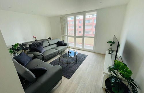 Mont-Mesly Apartment | Appart Spacieux - Porte Italie - Créteil 8 Pers