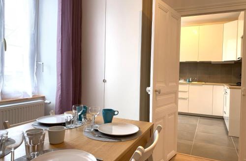Le Creusot Apartment | Appart'Village Le Creusot centre - Parking facile - Bus gare TGV 17 min