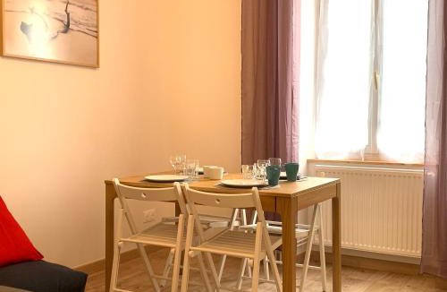 Le Creusot Apartment | Appart'Village Le Creusot centre - Parking facile - Bus gare TGV 17 min
