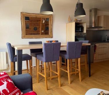 Saint-Jacques-des-Blats Apartment | Appartement de 4 à 6 Personnes