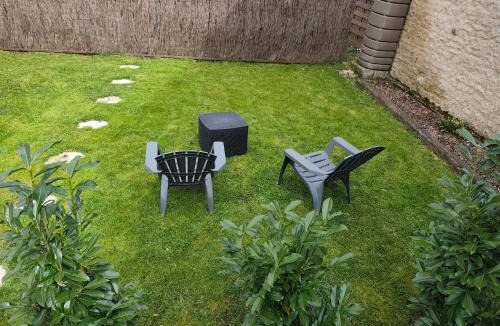 Thuilley-aux-Groseilles Apartment | Appartement indépendant avec terrasse et jardin