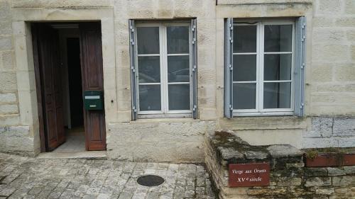 Champlitte Apartment | Appartement avec stationnement