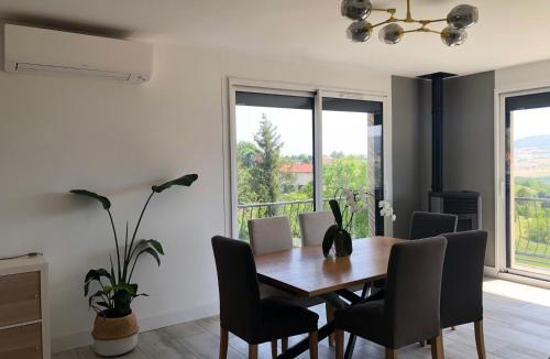 Veyre-Monton Apartment | Appartement 100 m2 vue Sancy et Puy de Dôme