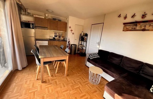 Chamrousse Apartment | Appartement 3 Chambres - Skis aux Pieds - Vue sur Piste