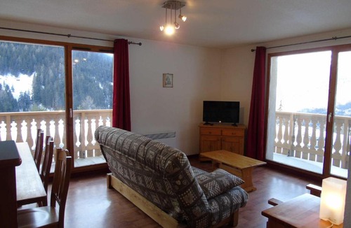 Valfrejus Apartment | Appartement 4 pièces à Valfréjus, proche ski, balcon, 8 pers. - FR-1-561-45