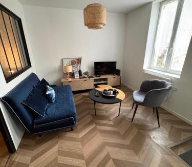 Moulins Apartment | Appartement au centre ville, place Jean Moulin