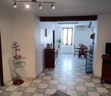 Aubignan Apartment | Appartement Aubignan Centre Parfait pour explorer la Provence