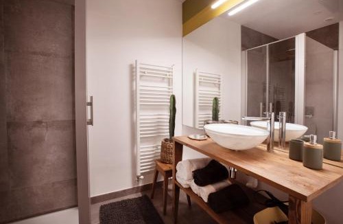 Besancon Old Town Apartment | Appartement avec sauna au pied de la citadelle