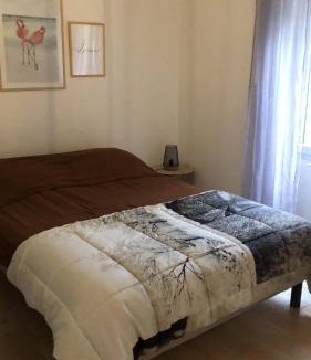 Lons-le-Saunier Apartment | Appartement BELLO , cœur de ville, boîte à clé, climatiseur mobile