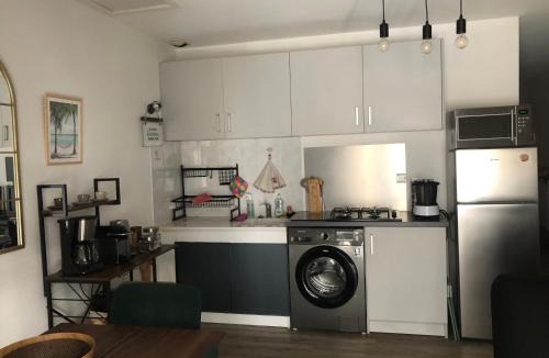 Lons-le-Saunier Apartment | Appartement BELLO , cœur de ville, boîte à clé, climatiseur mobile