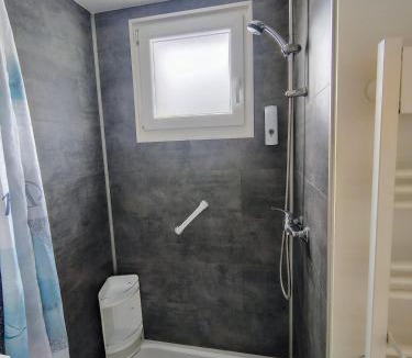 Saint-Ambreuil Apartment | Appartement calme avec jardin