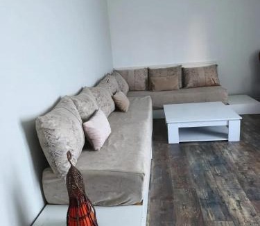 Charnay-les-Macon Apartment | Appartement charmant à Charnay-lès-Mâcon avec jardin
