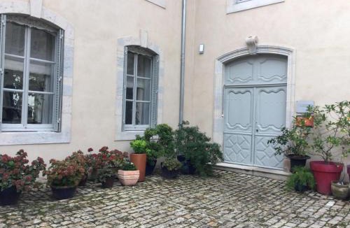 Vesoul House | Appartement charmant au cœur de Vesoul avec parking privé - FR-1-583-509