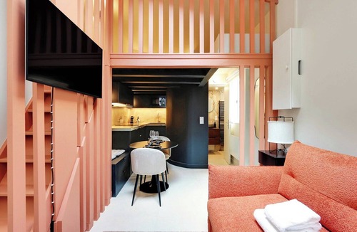 Saint-Vincent-de-Paul Apartment | Appartement Chic and Cosy-Canal Saint Martin