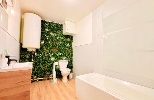 Besancon Apartment | Appartement Climatisé 4 prsn Au bord du Doubs