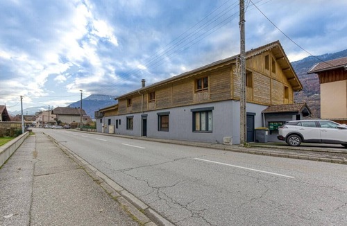La Bathie Apartment | Appartement climatise au pied des cols avec wifi