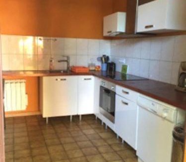 Roanne Apartment | Appartement confortable à Roanne avec jardin et parking