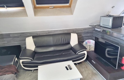 Chenove Apartment | Appartement de 2 chambres avec terrasse et wifi a Chenove