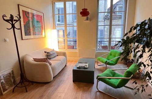 Avallon Apartment | Appartement de charme en plein cœur du centre historique - Parking Public Gratuit -