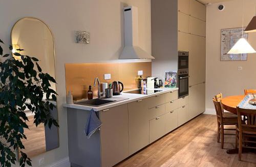Avallon Apartment | Appartement de charme en plein cœur du centre historique - Parking Public Gratuit -