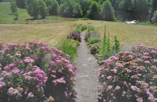 Faucogney-et-la-Mer Apartment | Appartement Douglasie dans une ferme avec étang privé dans la région des mille étangs, Faucogney-et-La-Mer