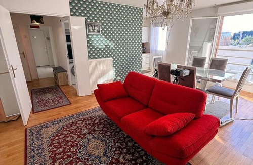 Quartier Atlantis Apartment | Appartement entier avec Parking inclus à Paris Massy à proximité immédiate du RER B et C et Gare TGV & Bus Orly aéroport et T12