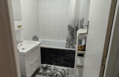 Tullins Apartment | Appartement entier meublé à neuf avec garage