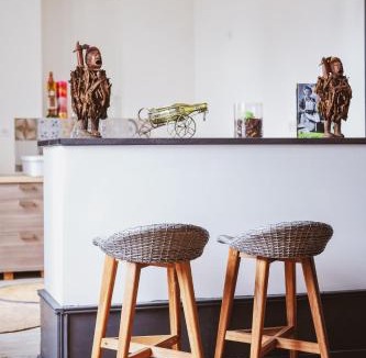 Lay Apartment | Appartement ForRest - balcon privé et piscine, près de Lyon