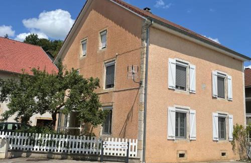 Longevelle-sur-Doubs Apartment | Appartement ravissant en bordure du Doubs