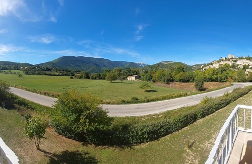 Montbrun-les-Bains Apartment | Appartement Idéal Pour les Vacances Thermales et Familiales. Vue Exceptionnelle