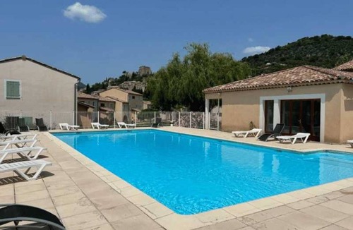 Montbrun-les-Bains Apartment | Appartement - Piscine - ccbbchi